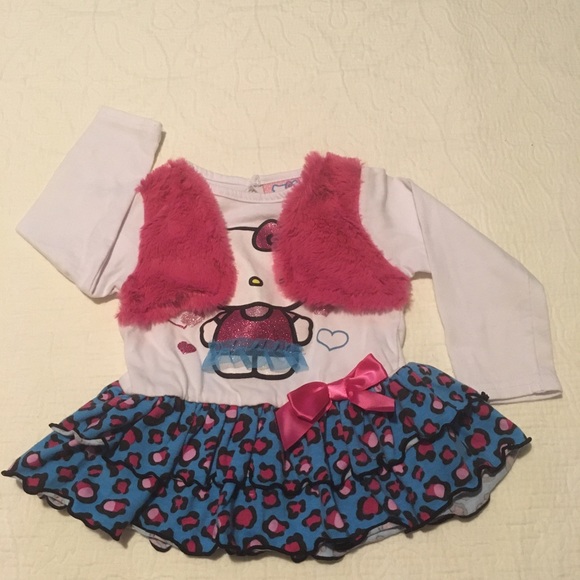 12m (4/$20) 2-Pc Hello Kitty Outfit - Picture 3 of 14